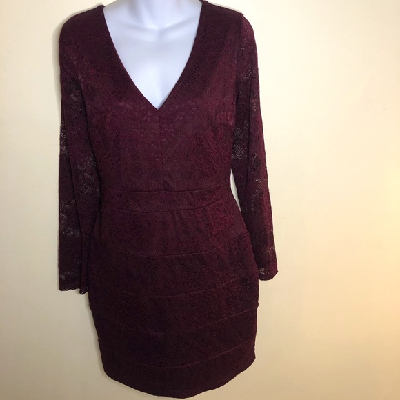 Le Chateau Burgundy Lace Dress - Picture 1 of 8